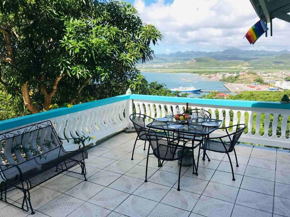 Chique Retreat Sea View Spacious Apartment Apartment in Caribbean