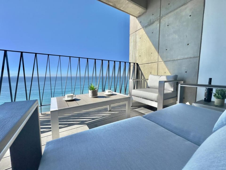 Romantic Oceanfront Apartment with Sunset Balcony Ensenada Apartment in State of Baja California