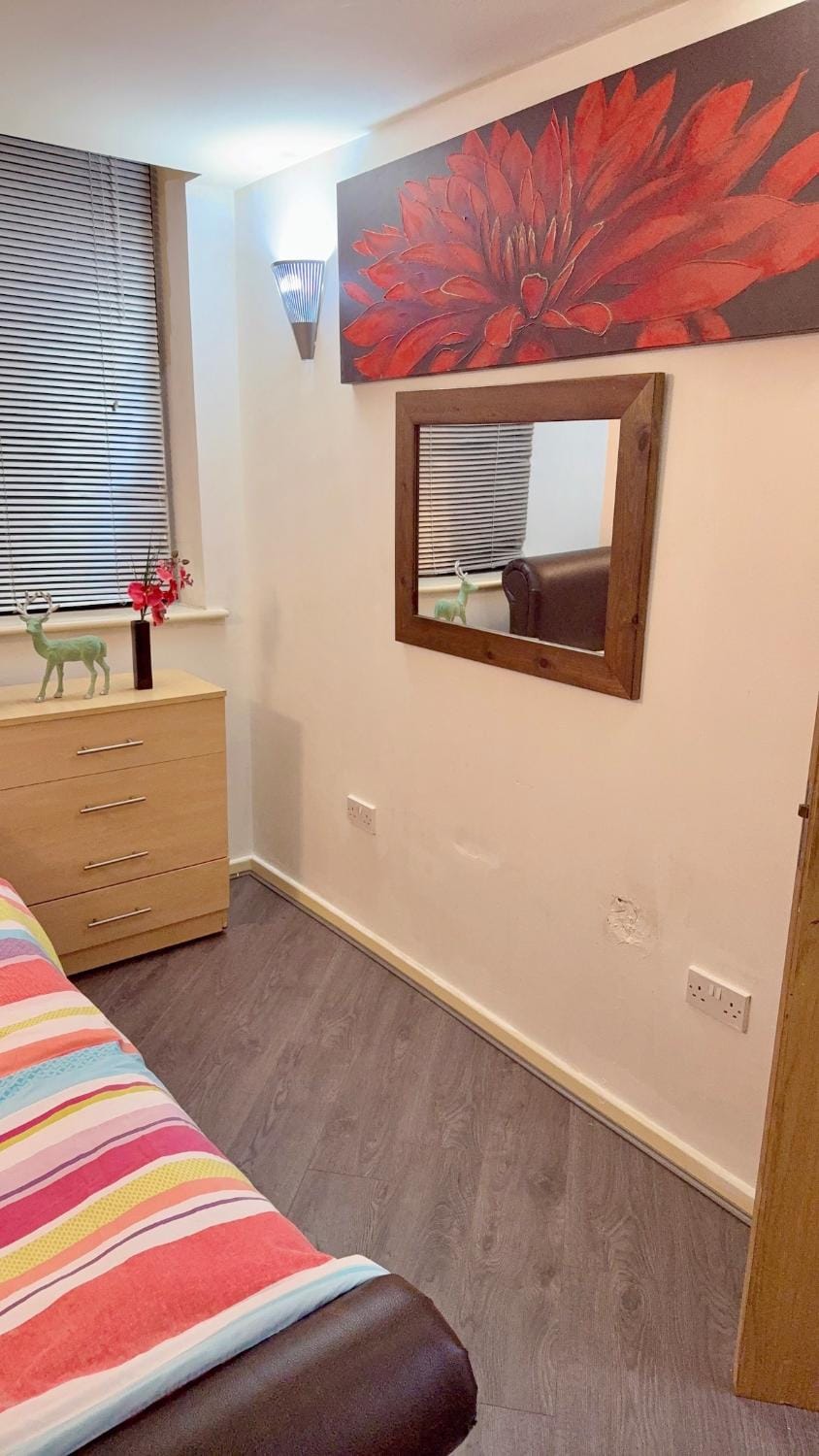 2 Spacious Double Bedroom Apartment - Bradford Apartment in Bradford