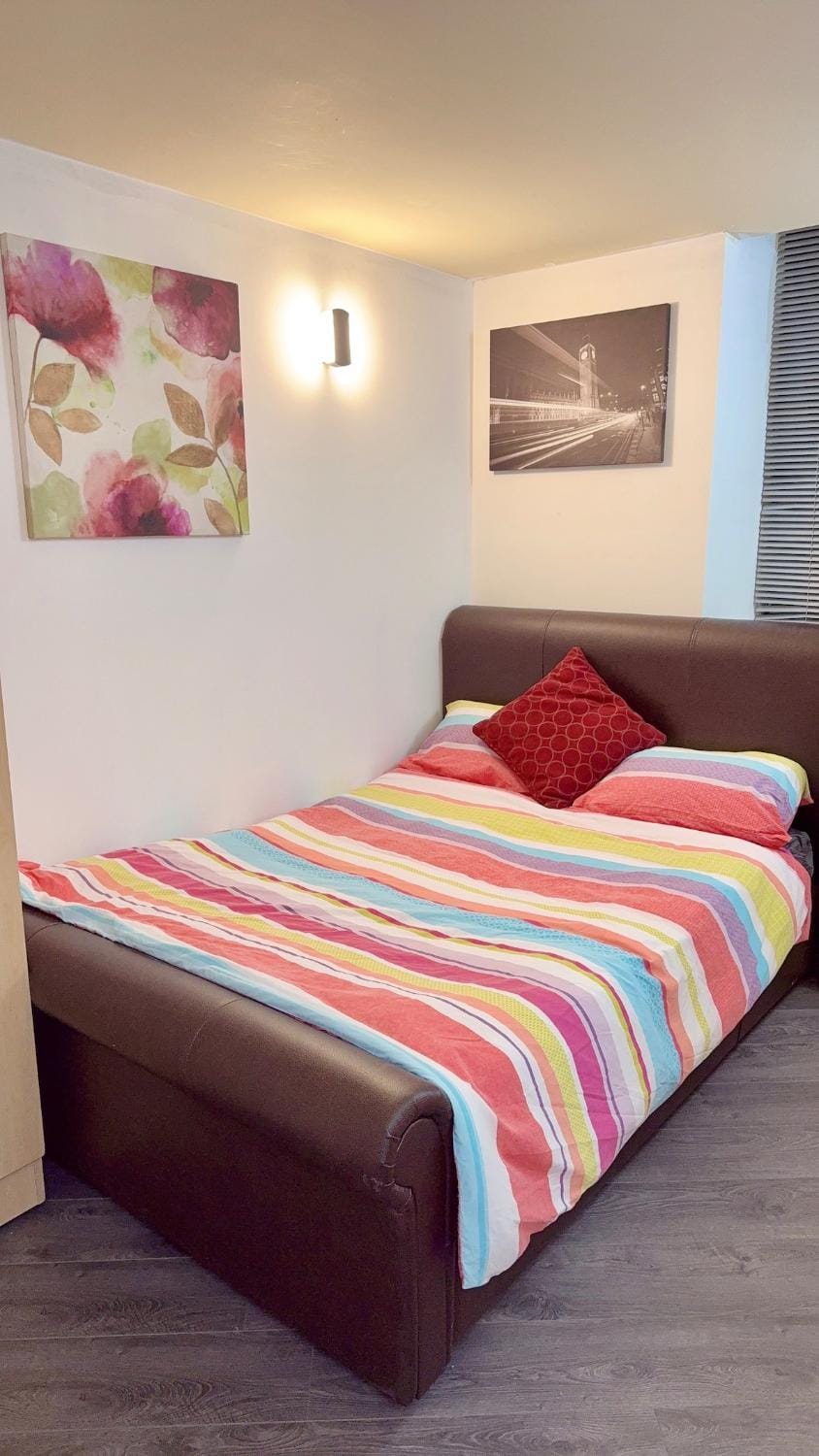 2 Spacious Double Bedroom Apartment - Bradford Apartment in Bradford