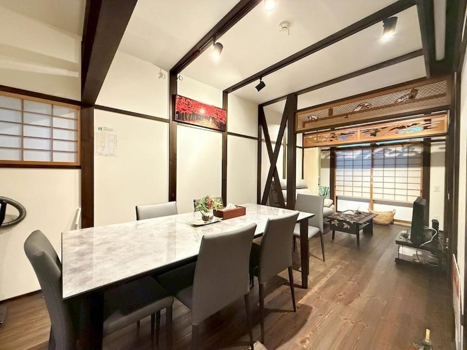 最大8名 露天風呂付き京町家 伏見 桃山 家族 グループ向け一棟貸し 衣千花 Ichika House in Kyoto
