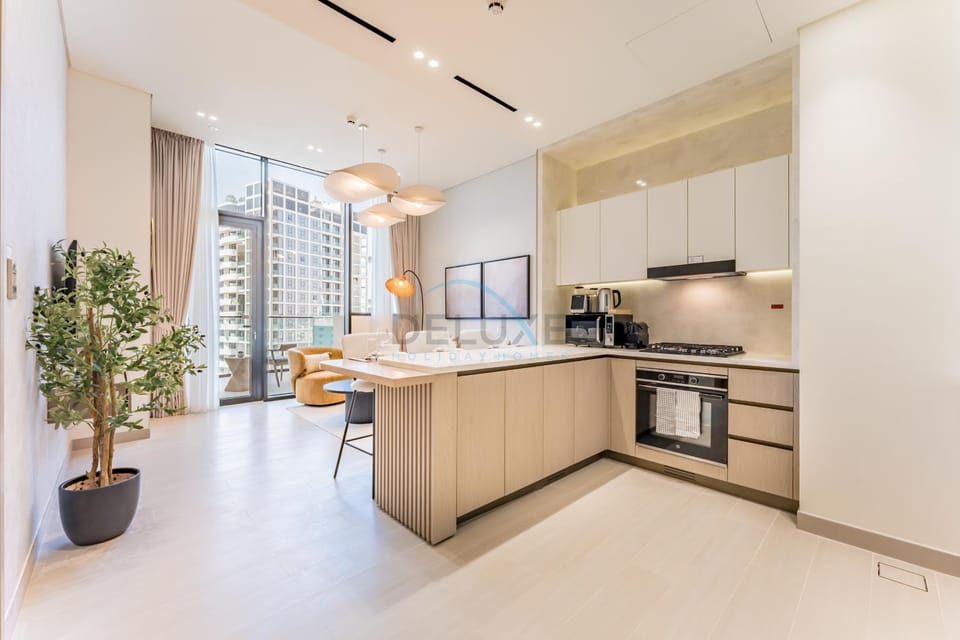 Dining area, microwave, oven, stove, toaster, kitchen
