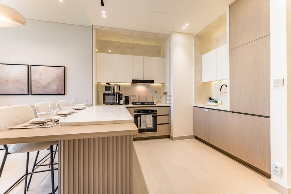 Dining area, microwave, oven, kitchen