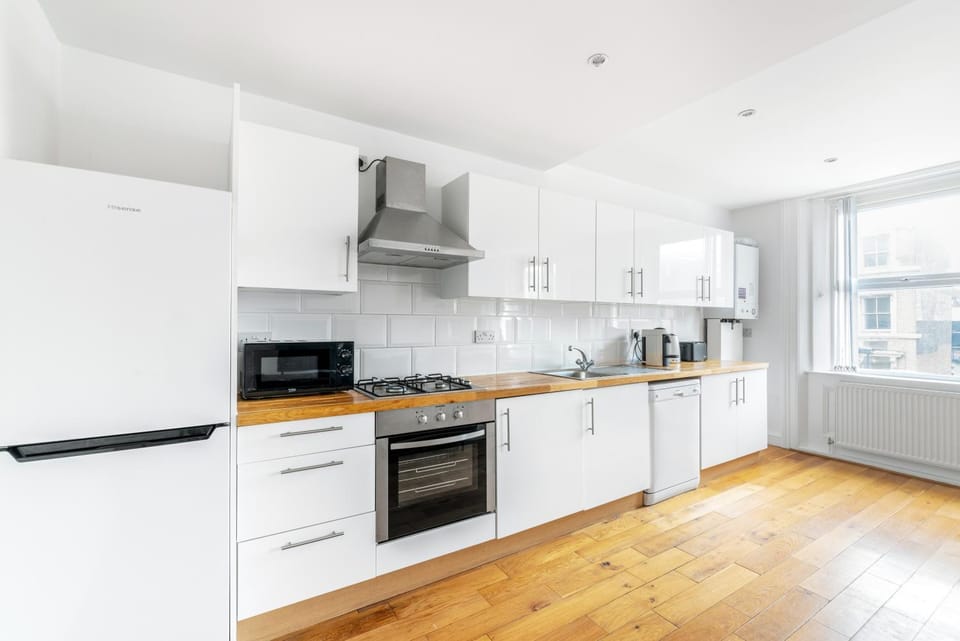 Modern Chic 2 Bedrooms flat opposite Hyde Park Apartment in City of Westminster