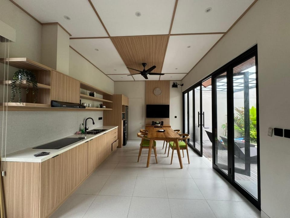 TV and multimedia, Kitchen or kitchenette, Dining area