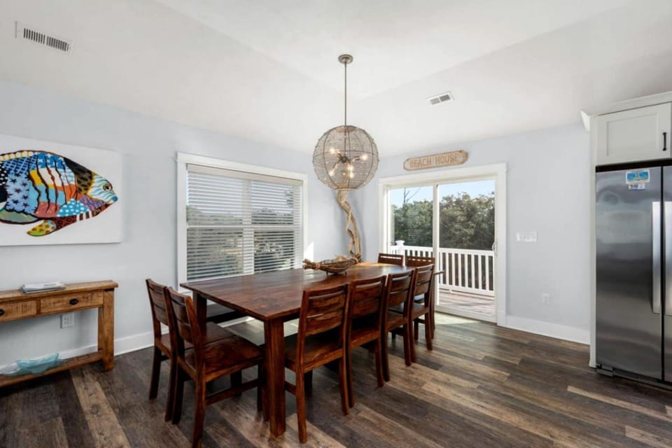 Luxury Coastal Escape with Private Pool, BBQ Grill & Family Amenities in Corolla, North Carolina House in Corolla