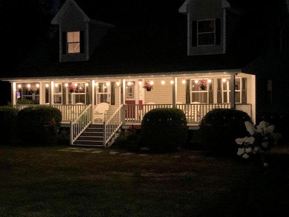 Charming Dog-Friendly Beach House with Fire Pit & Jetted Tub Near Carters Beach in Hancock, Maine House in Sullivan