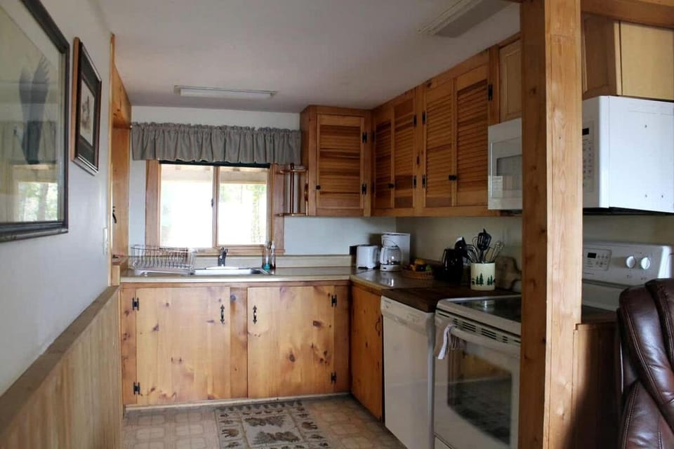 Charming Waterfront Cottage with Scenic Views, canoe Access, Near Bar Harbor, Mount Desert Island, Maine House in Acadia National Park
