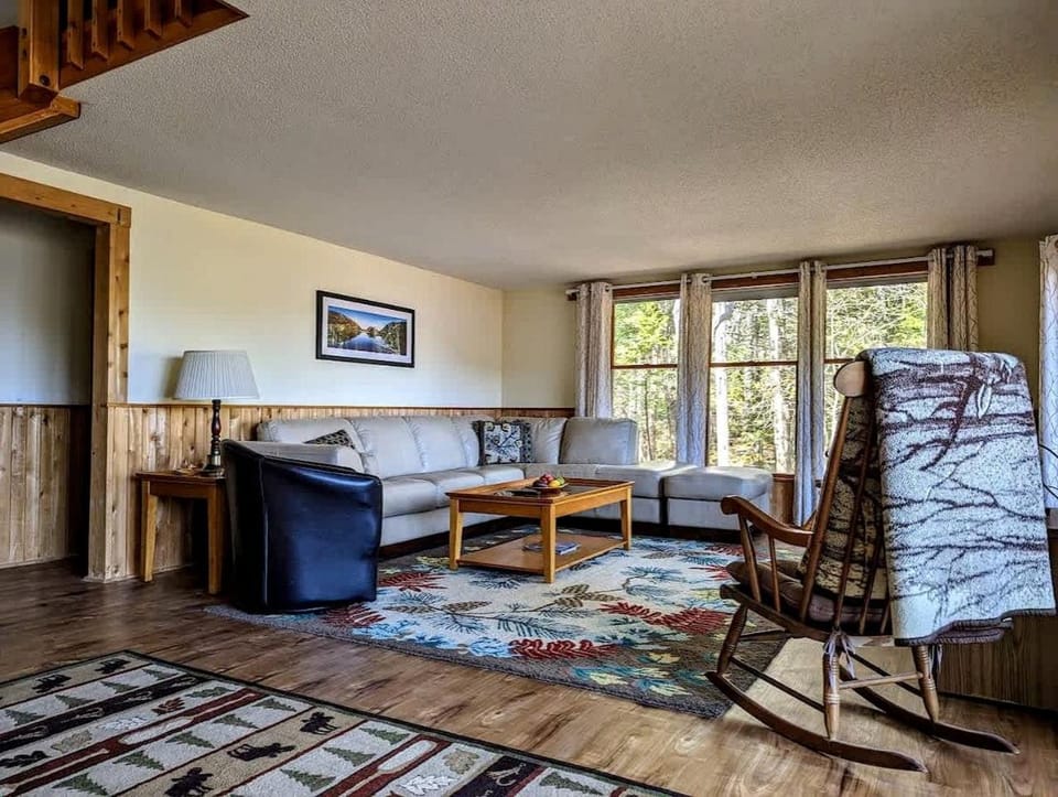 Charming Waterfront Cottage with Scenic Views, canoe Access, Near Bar Harbor, Mount Desert Island, Maine House in Acadia National Park