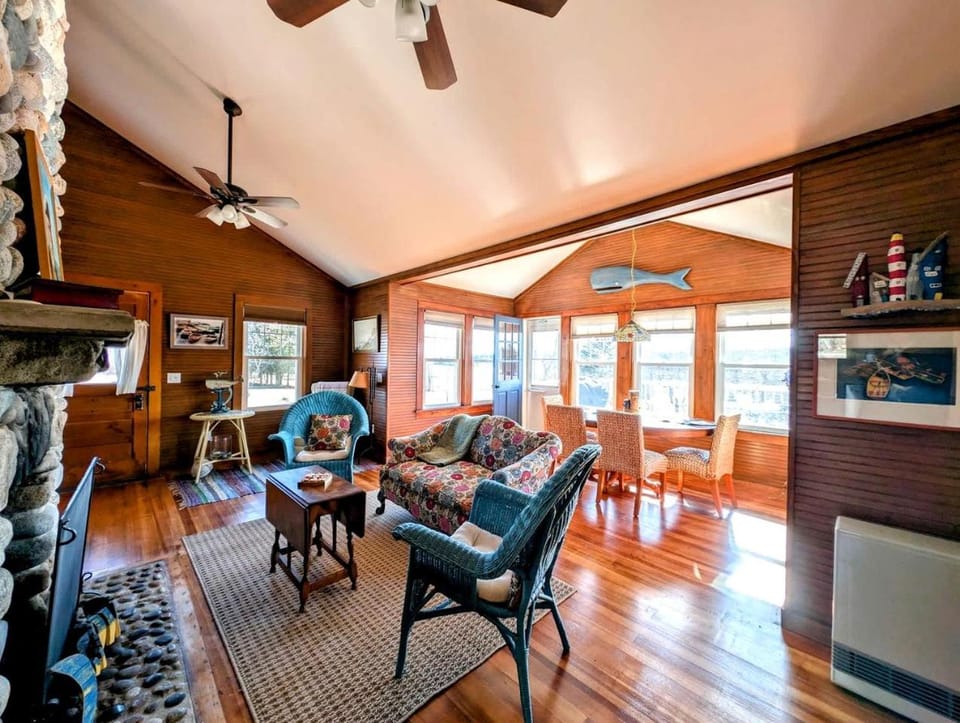 Picturesque Waterfront Cottage with Waterfall Views, Fireplace & Deck, Near Acadia National Park in Gouldsboro, Maine House in Prospect Harbor