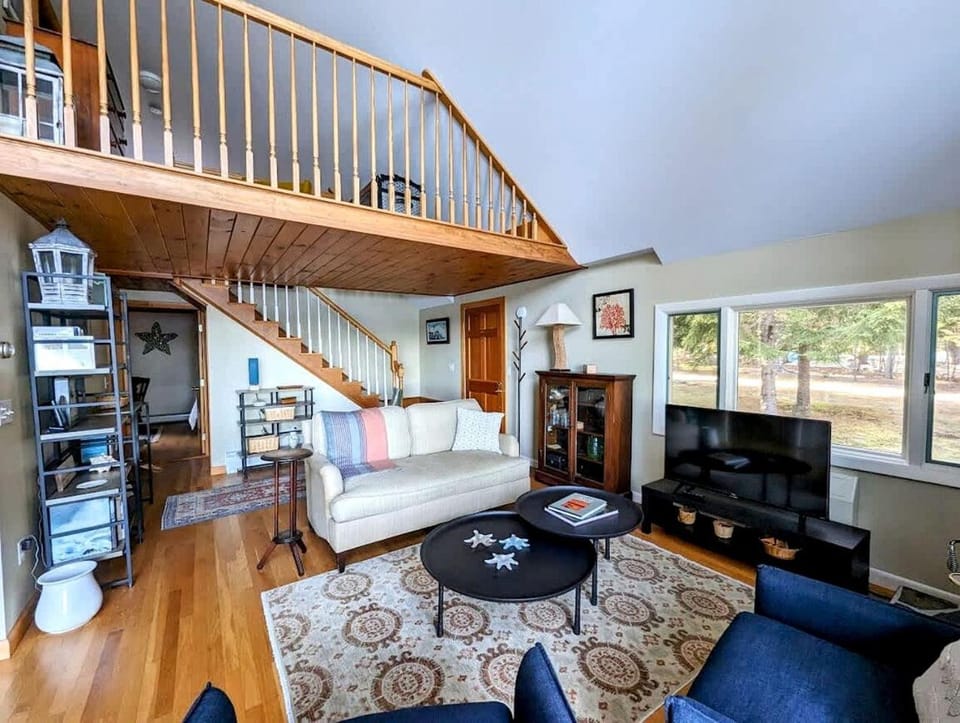 Oceanfront Cottage with Fire Pit & Direct Water Access Near Acadia National Park in Hancock, Maine House in Sullivan