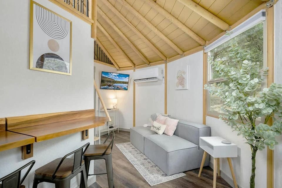 Tranquil Luxury Yurt Cabin with Private Hot Tub Near Canyon Lake, Texas Cabin in Canyon Lake