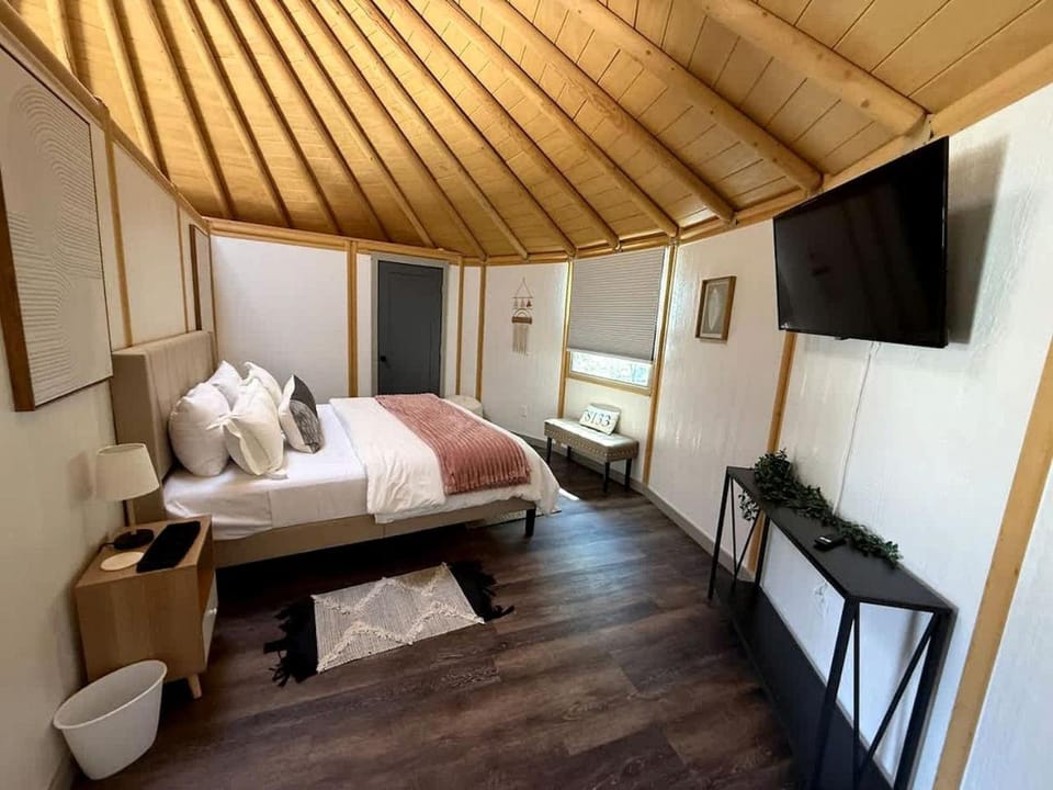 Stylish Yurt Cabin Getaway with Hot Tub Near Canyon Lake, Texas Cabin in Canyon Lake