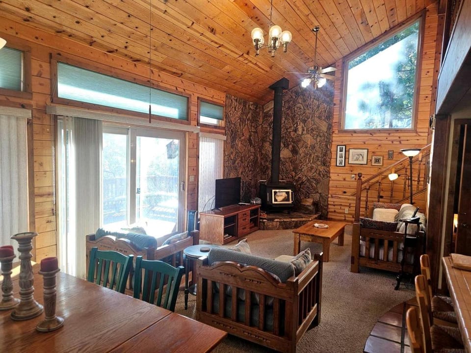 Peaceful Mountain Cabin with Private Lake and Game Room Near Long Barn, California Cabin in Calaveras County