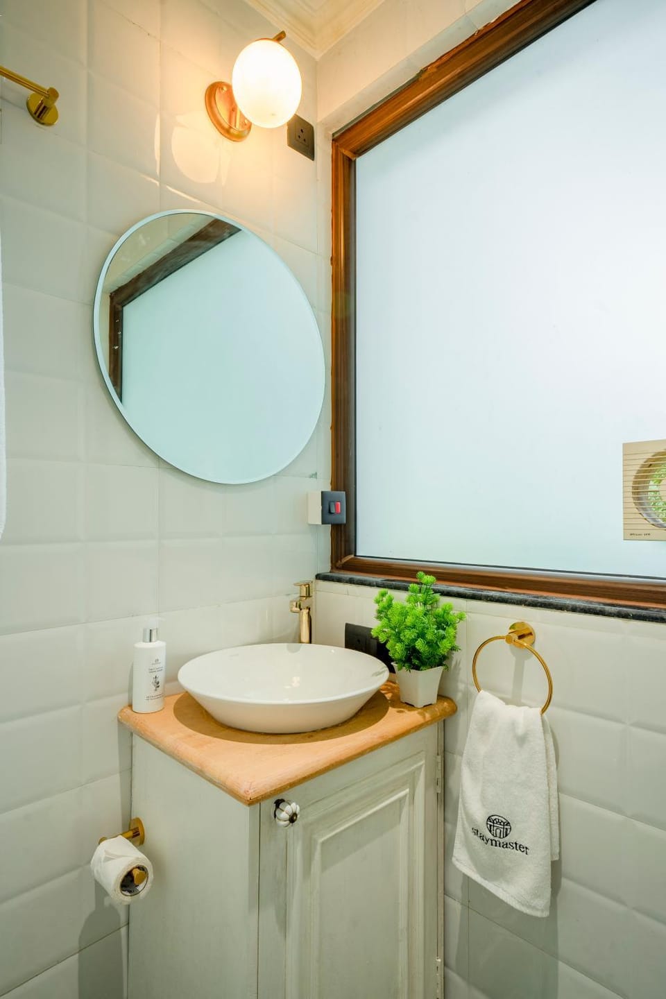 Bathroom, towels
