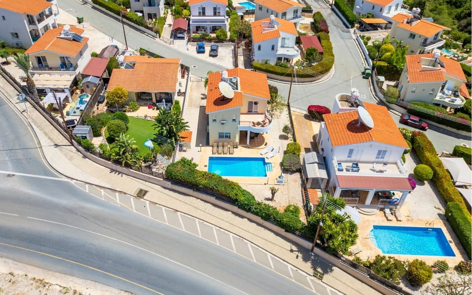 Property building, Neighbourhood, Bird's eye view, Pool view, Street view, Swimming pool
