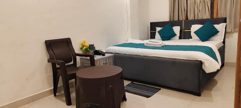 Hotel Shivam - Near Anand Vihar Railway Station Bed and Breakfast in Noida