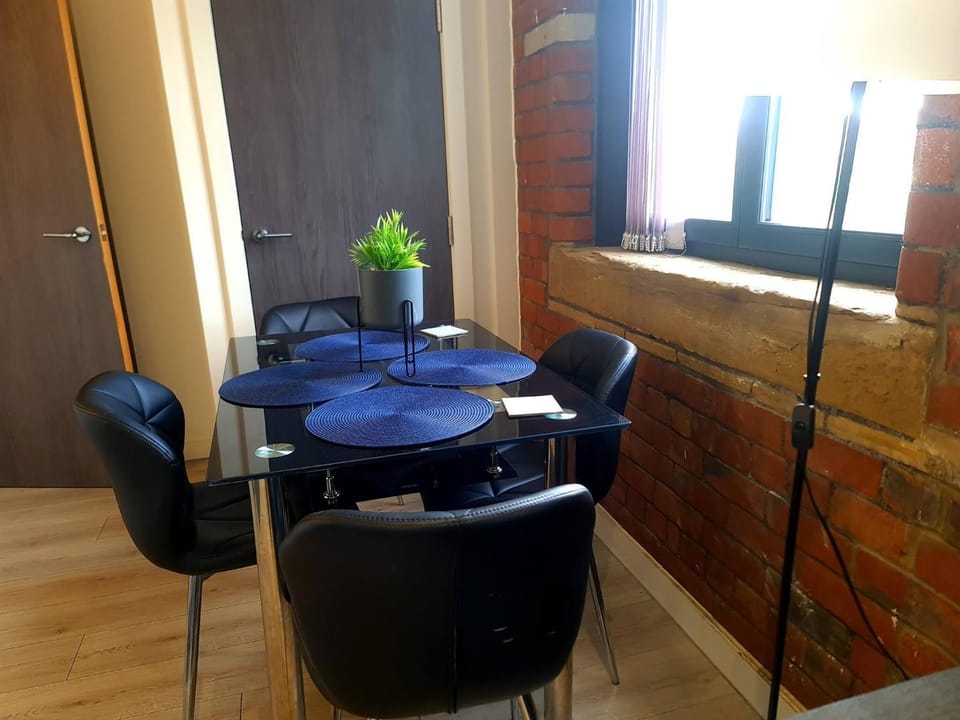 LongStay Family Contractor, Wi-fi, Discounts Apartment in Bradford