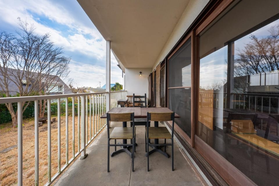 Patio, Spring, Day, Balcony/Terrace