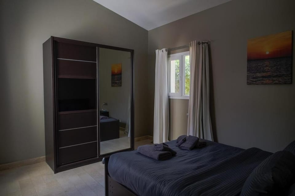 Bed, Bedroom, towels, wardrobe