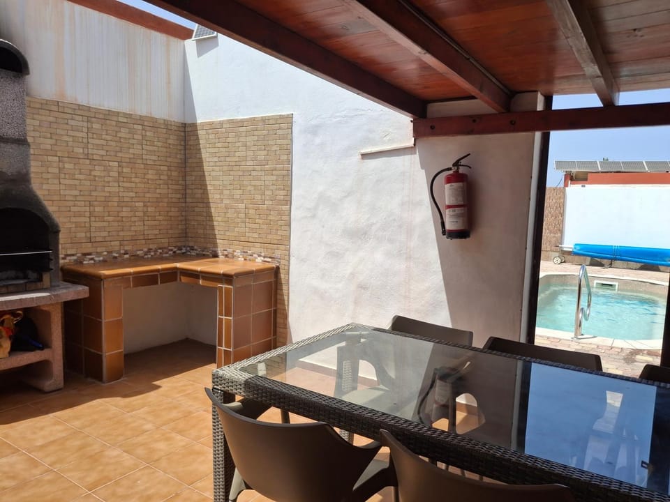 Villa Experience Heated Salty Water Pool Villa in Maxorata