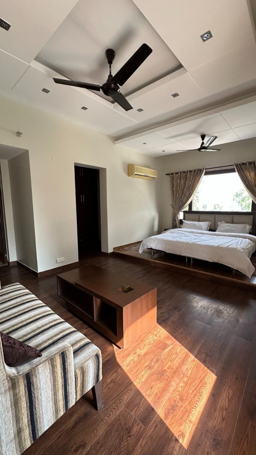 Silver Oak Mansion Bed and Breakfast in Punjab, India