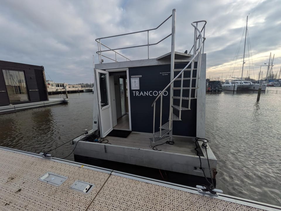 Secret Escape Houseboat "Trancoso"near Amsterdam 20 min Docked boat in North Holland (province)