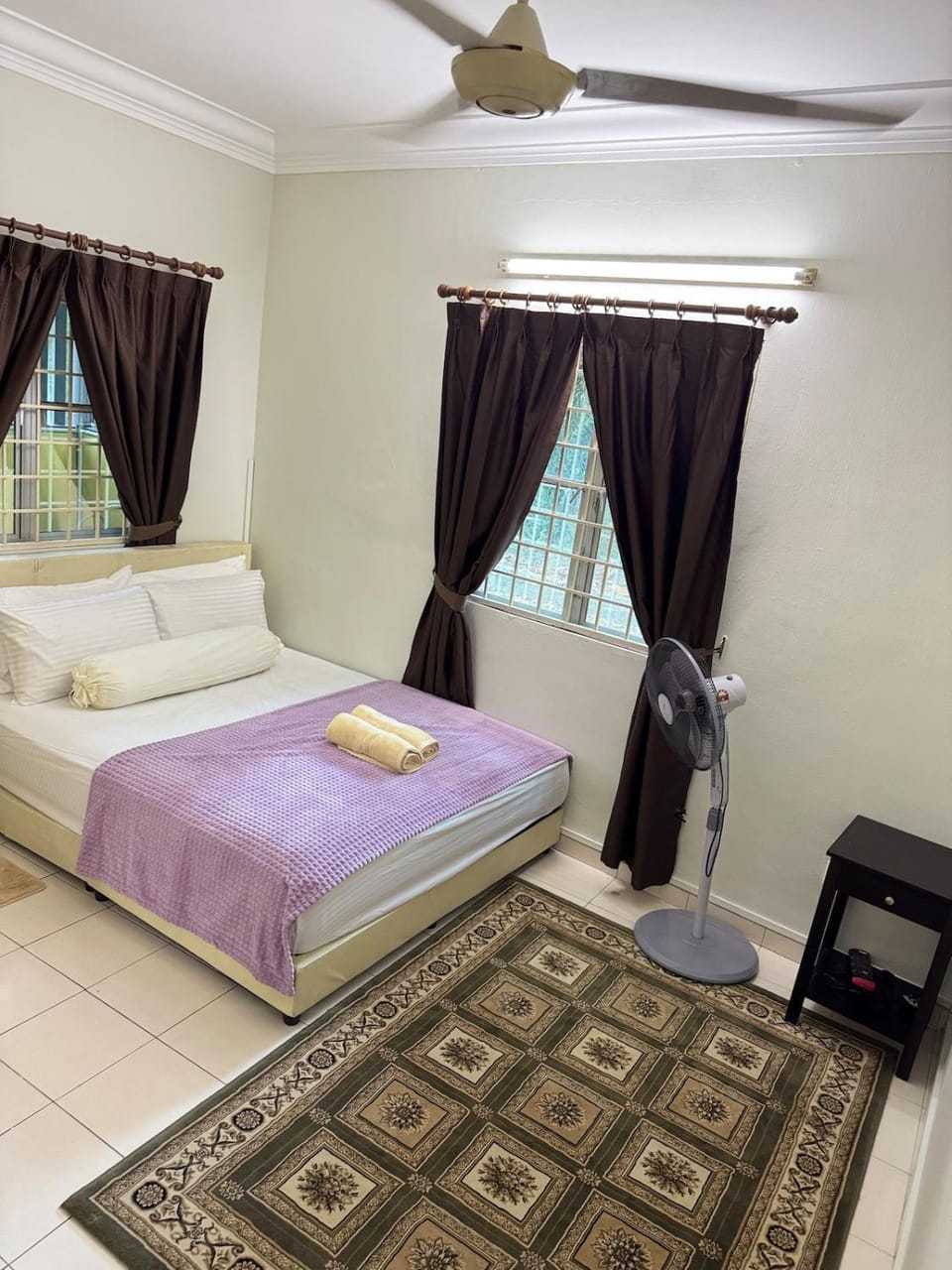 Bed, Photo of the whole room, Bedroom, towels, air conditioner