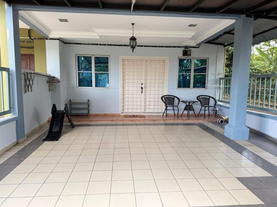 View (from property/room), Balcony/Terrace, Seating area