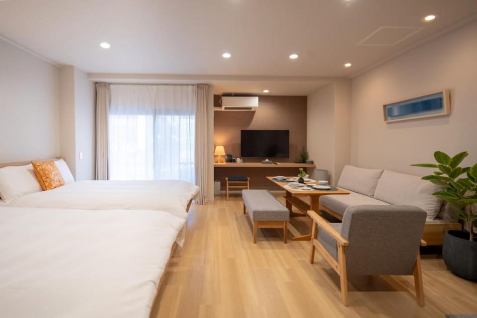 Bed, TV and multimedia, Living room, Photo of the whole room, air conditioner