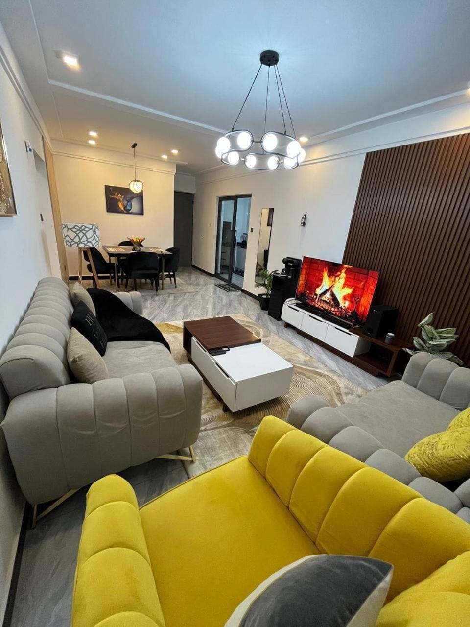 Smart retreat residencies with amazing breathtaking city views, swimming pool ,gym ,private ample parking space which offers a luxurious living in kilimani Apartment in Nairobi