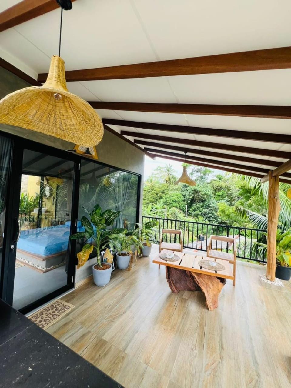 Bird Villa Madiha Villa in Kamburugamuwa