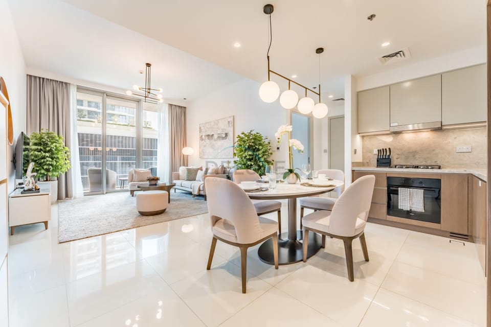 Dining area, kitchen
