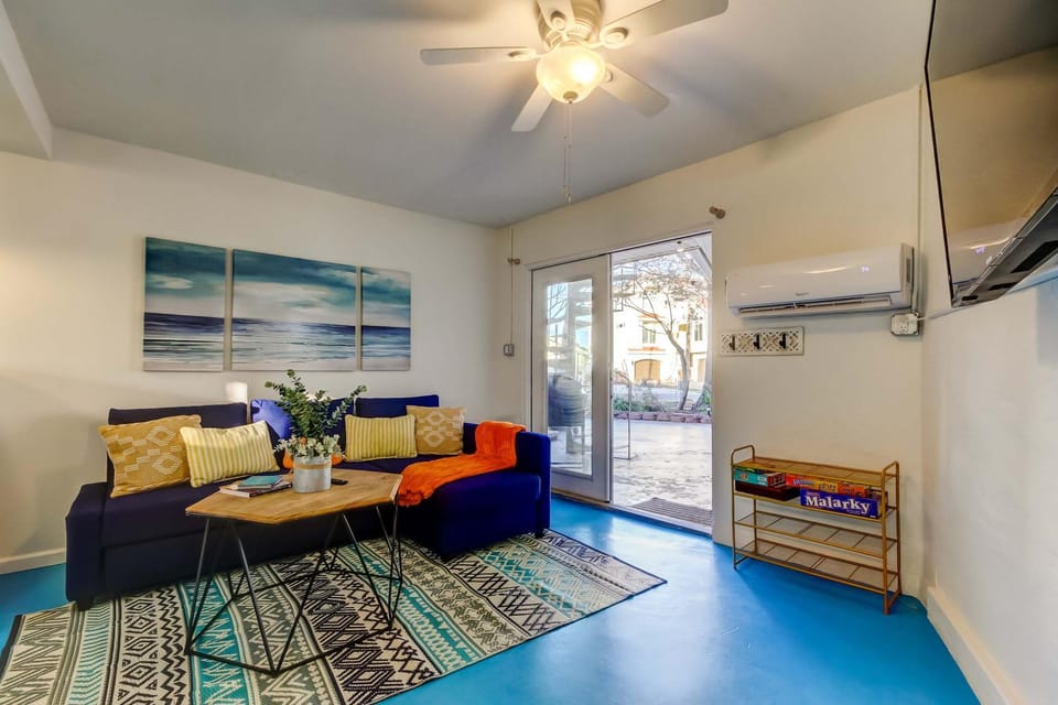 5 Min Walk to Beach - IRB Remote Workers Retreat Apartment in Indian Rocks Beach