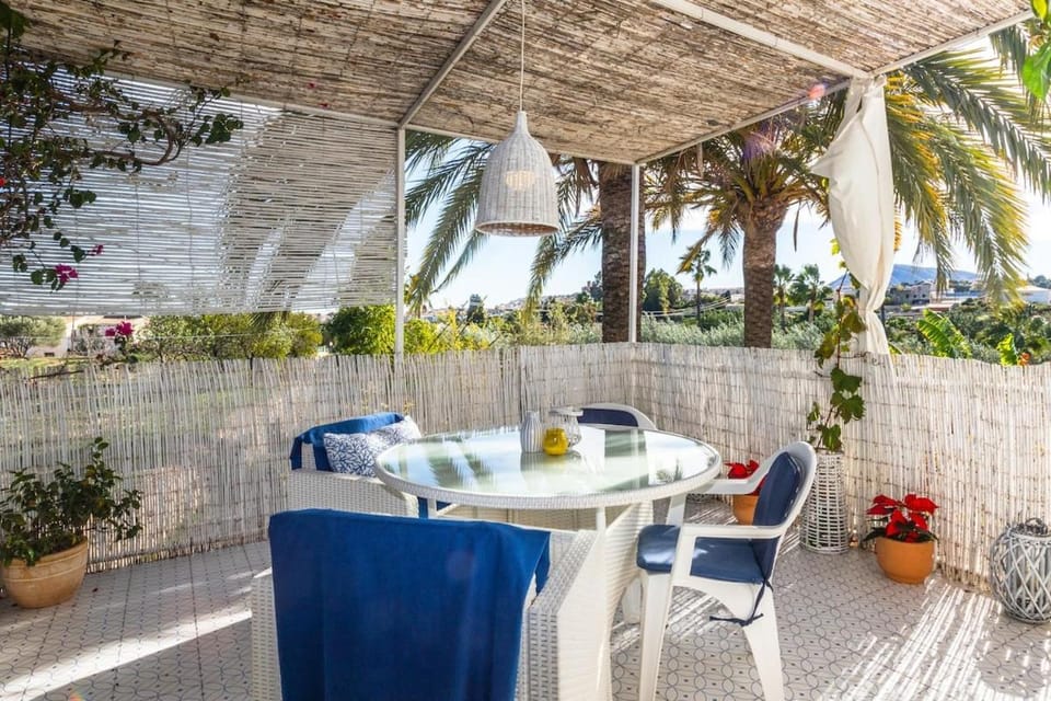 Dining area, Garden view, Mountain view