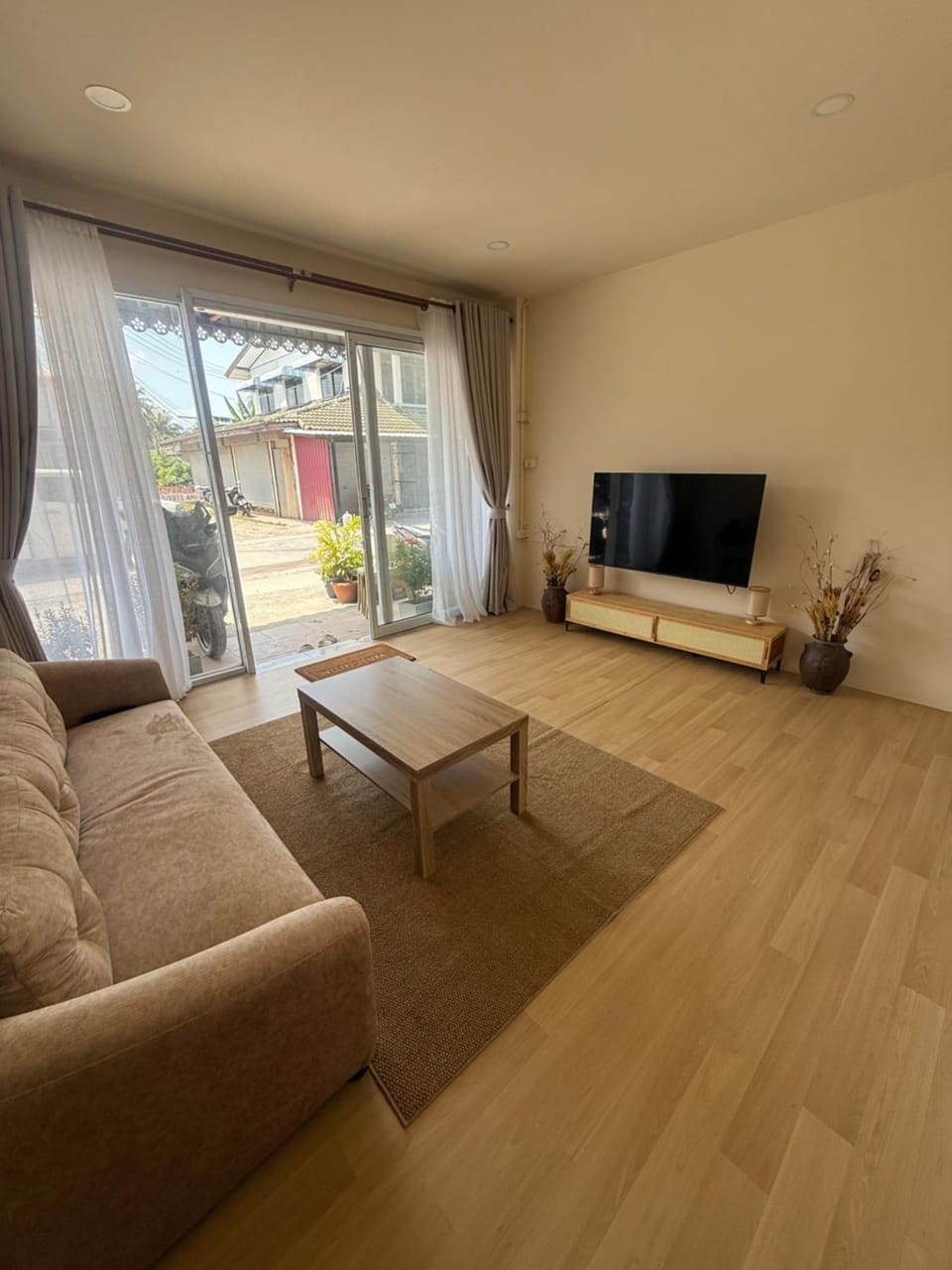 Communal lounge/ TV room, TV and multimedia, Living room, Seating area