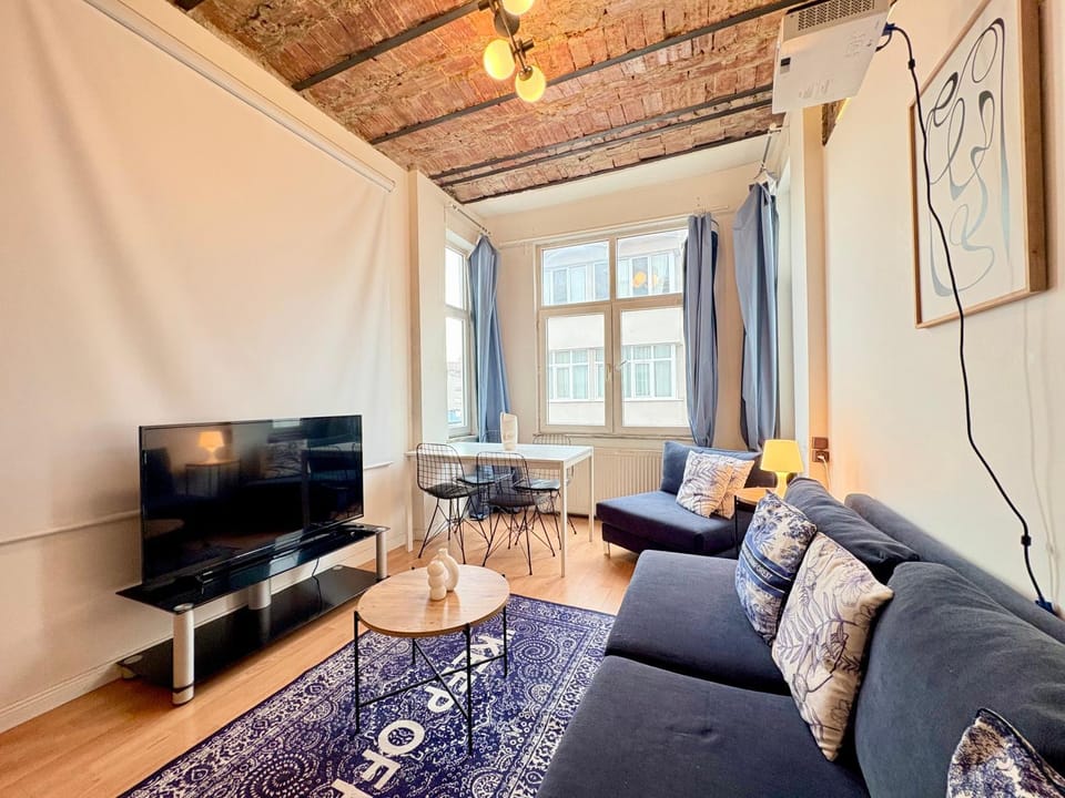 TV and multimedia, Living room, Seating area