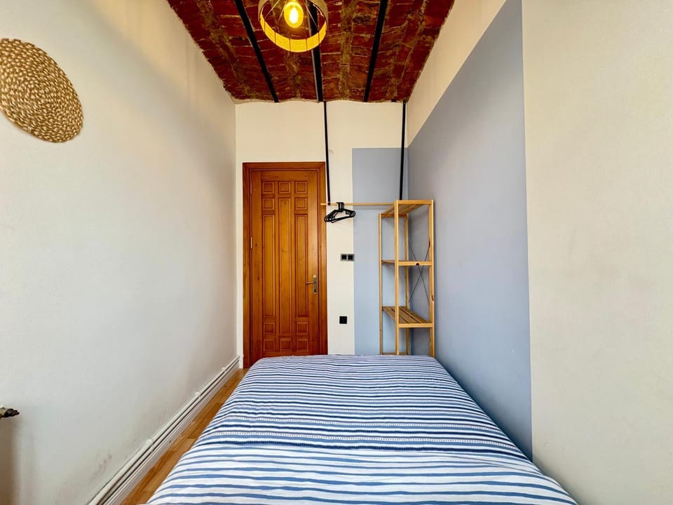 Bed, Photo of the whole room, Bedroom, wardrobe