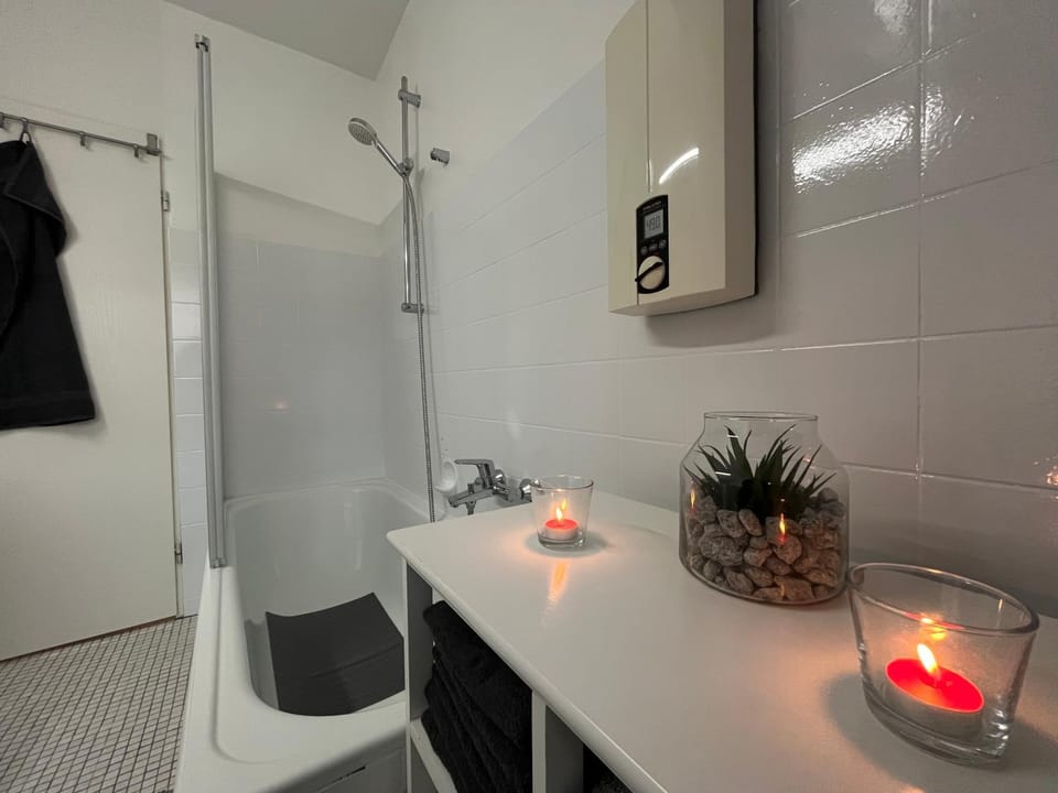 Shower, Bathroom, towels