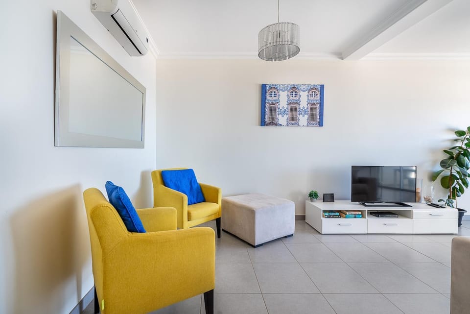 TV and multimedia, Living room, air conditioner