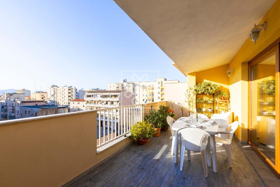 View (from property/room), Balcony/Terrace, Dining area