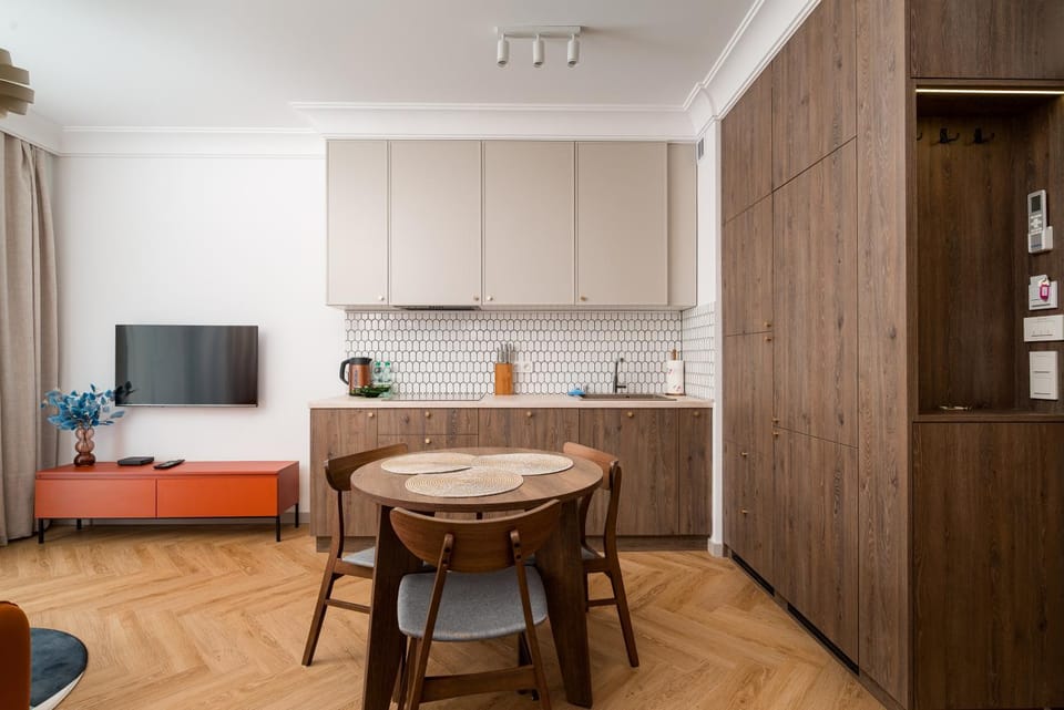 Kitchen or kitchenette, Living room, Dining area, microwave, oven