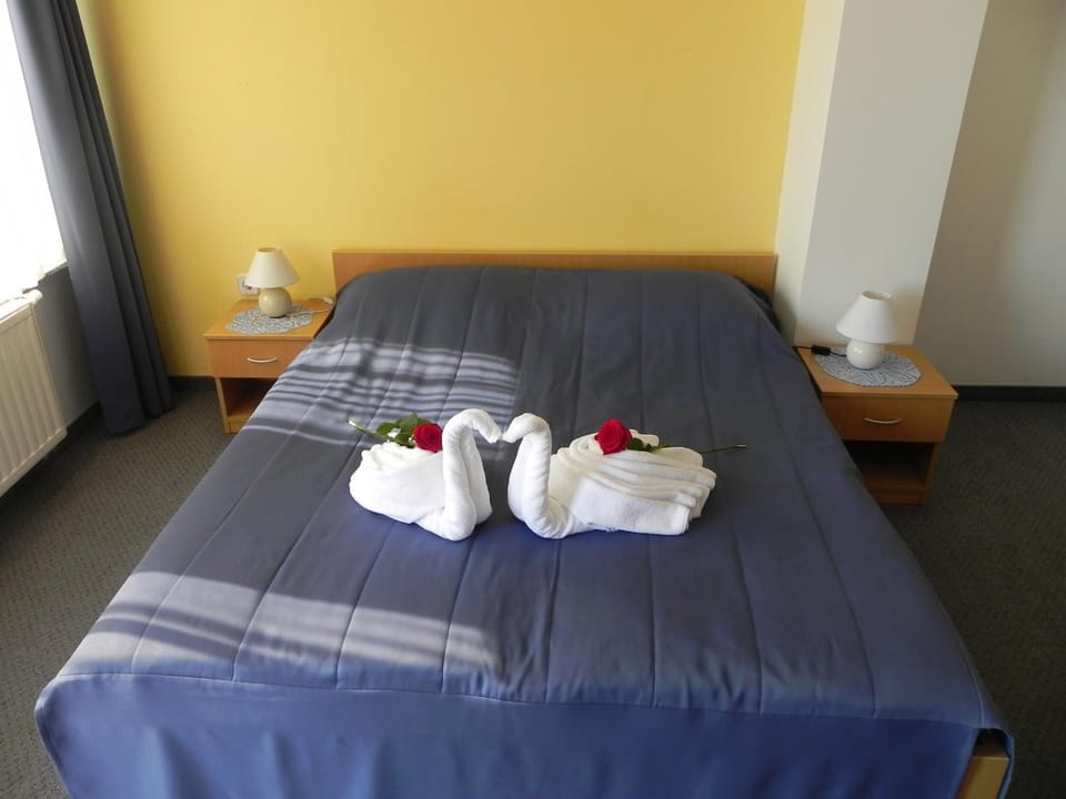 Bed, Day