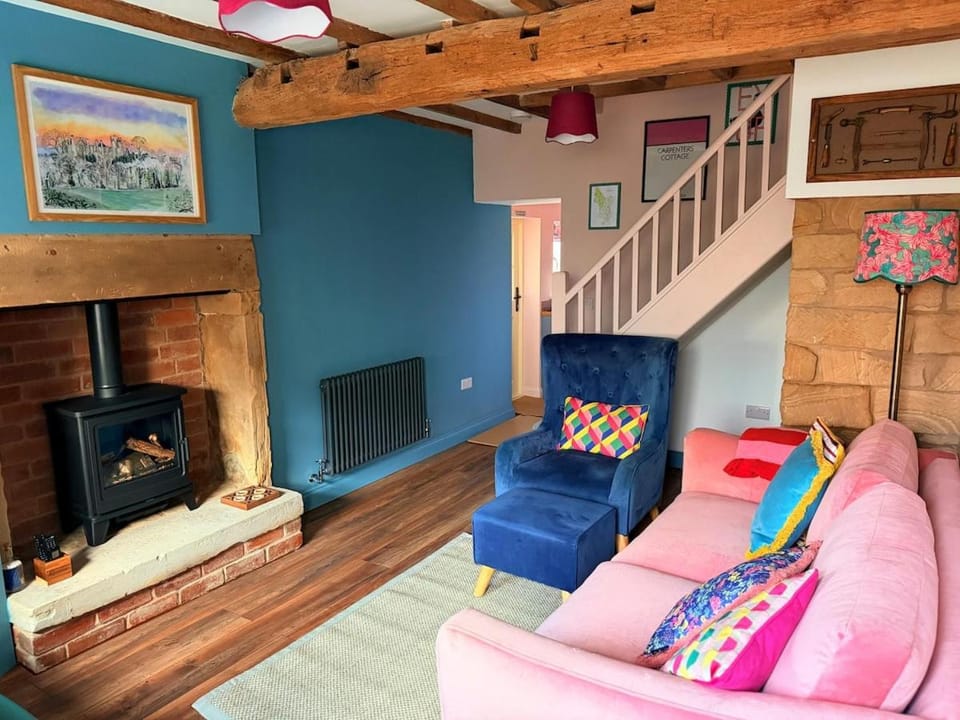 Carpenters Cottage Derbyshire, with romantic 4 poster bed House in Amber Valley