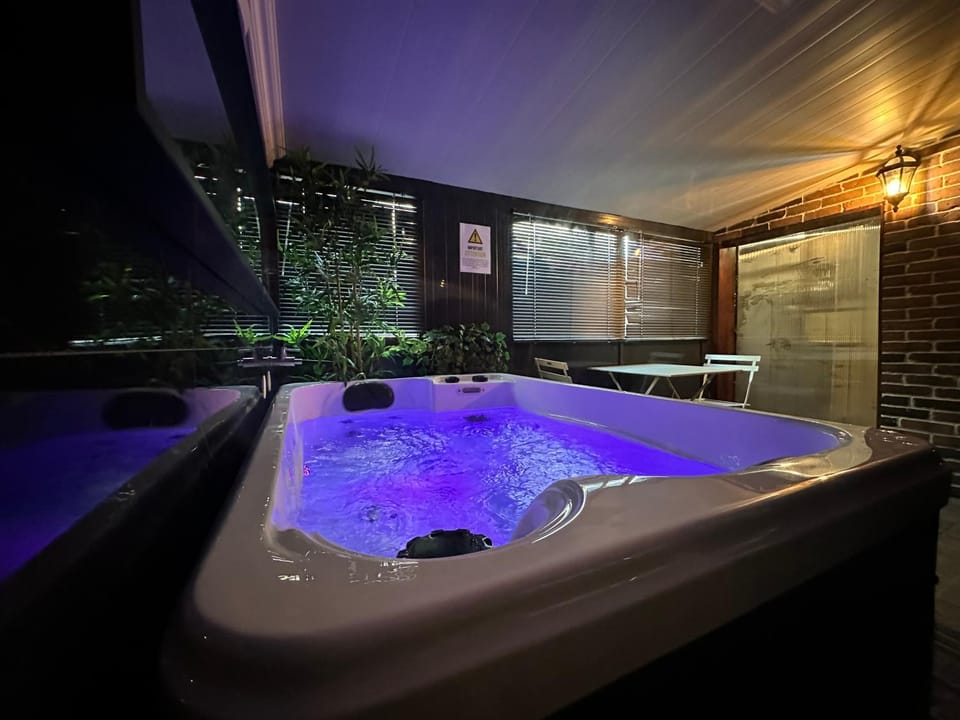 Jacuzzi et Cinéma, Merignac2 Apartment in Mérignac