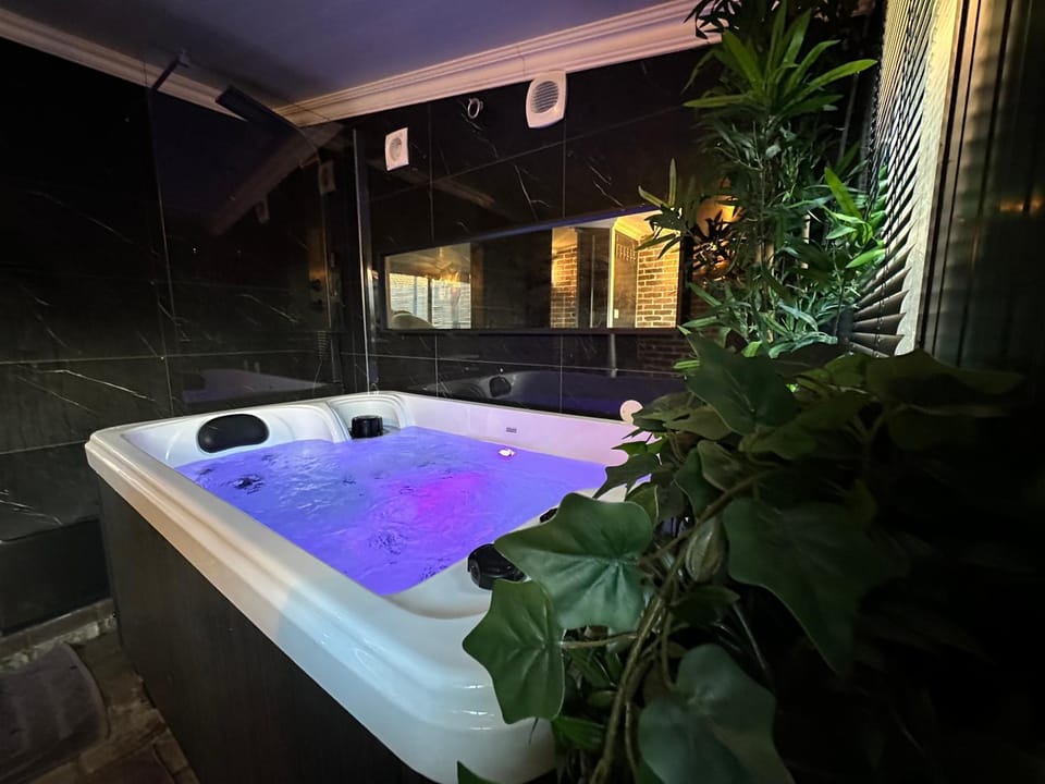 Jacuzzi et Cinéma, Merignac2 Apartment in Mérignac