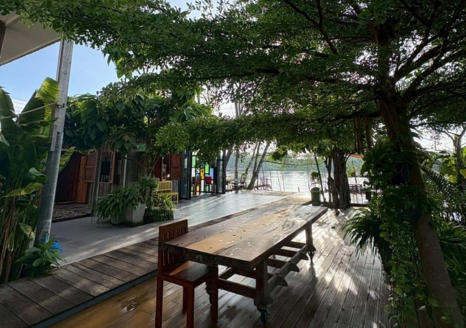 Dining area, Garden view