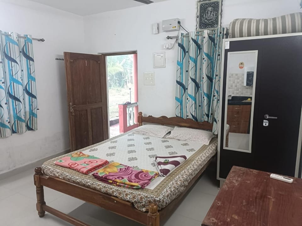 Serene Green Park Nature lodge in Goa, India