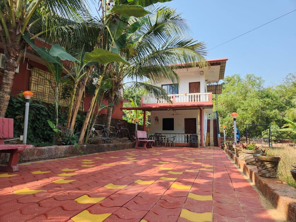 Serene Green Park Nature lodge in Goa, India