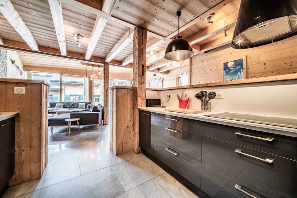 Kitchen or kitchenette, Living room